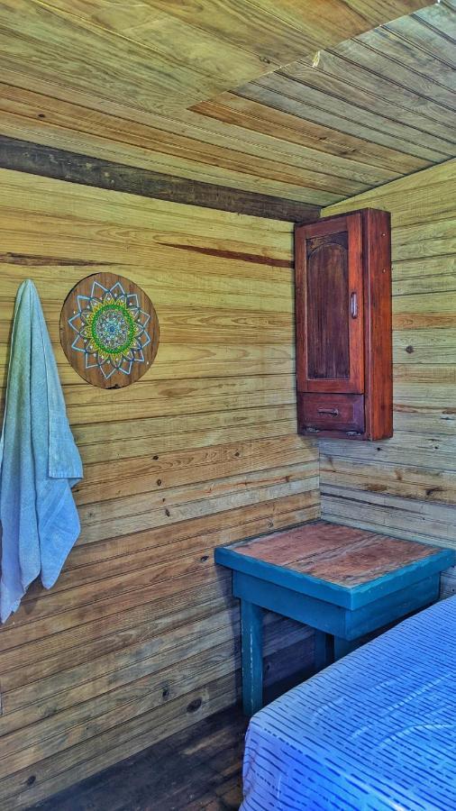 Guanaja Backpackers Hostel Eksteriør billede